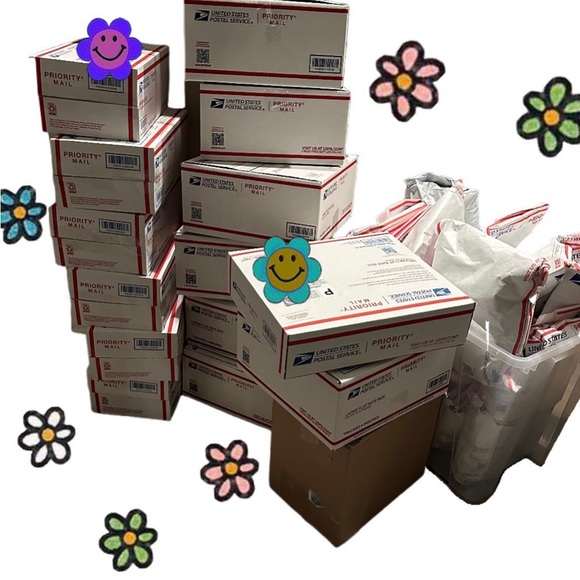 🪩 I’m LIVE 😀 like to be notified when! 🪩 - Picture 3 of 5